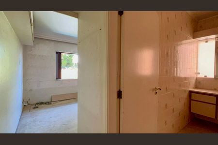 Casa para alugar com 420m², 4 quartos e 3 vagas Casa para alugar com 420m², 4 quartos e 3 vagasSuíte 2