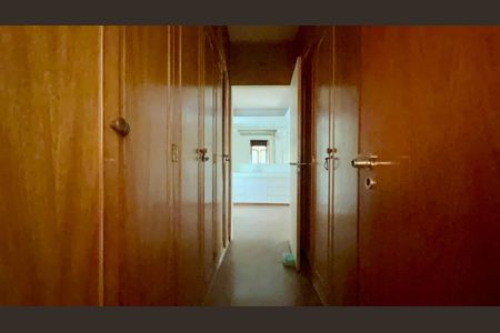 Casa para alugar com 420m², 4 quartos e 3 vagas Casa para alugar com 420m², 4 quartos e 3 vagasSuíte 3