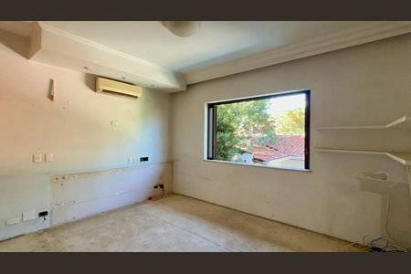 Casa para alugar com 420m², 4 quartos e 3 vagas Casa para alugar com 420m², 4 quartos e 3 vagasSuíte 1