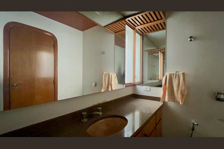 Casa para alugar com 420m², 4 quartos e 3 vagas Casa para alugar com 420m², 4 quartos e 3 vagasLavabo
