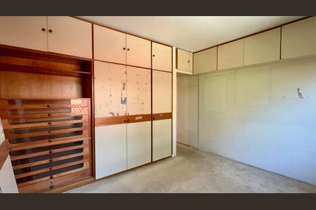 Casa para alugar com 420m², 4 quartos e 3 vagas Casa para alugar com 420m², 4 quartos e 3 vagasSuíte 2