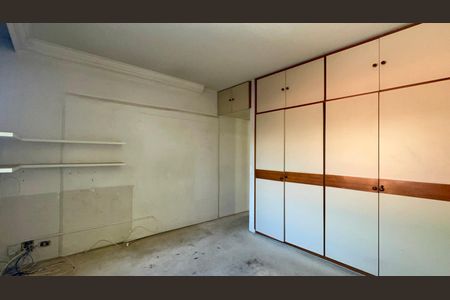Casa para alugar com 420m², 4 quartos e 3 vagas Casa para alugar com 420m², 4 quartos e 3 vagasSuíte 1