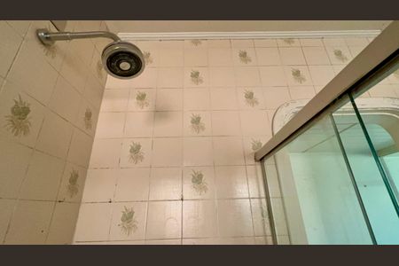 Casa para alugar com 420m², 4 quartos e 3 vagas Casa para alugar com 420m², 4 quartos e 3 vagasBanheiro da Suíte 2