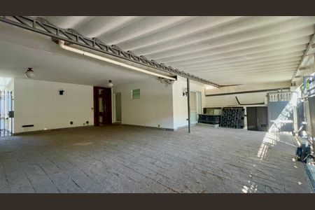 Garagem de casa à venda com 4 quartos, 420m² em Jardim Paulistano, São Paulo