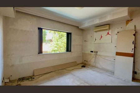 Casa para alugar com 420m², 4 quartos e 3 vagas Casa para alugar com 420m², 4 quartos e 3 vagasSuíte 2