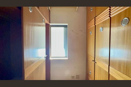 Casa para alugar com 420m², 4 quartos e 3 vagas Casa para alugar com 420m², 4 quartos e 3 vagasCloset da suíte 3