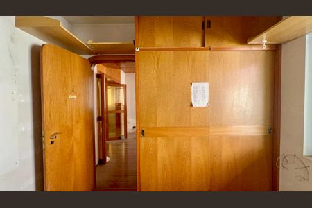 Casa para alugar com 420m², 4 quartos e 3 vagas Casa para alugar com 420m², 4 quartos e 3 vagasQuarto