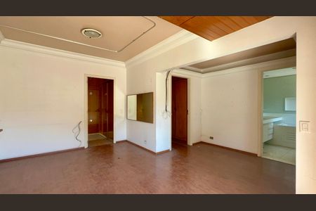 Casa para alugar com 420m², 4 quartos e 3 vagas Casa para alugar com 420m², 4 quartos e 3 vagasSuíte 3