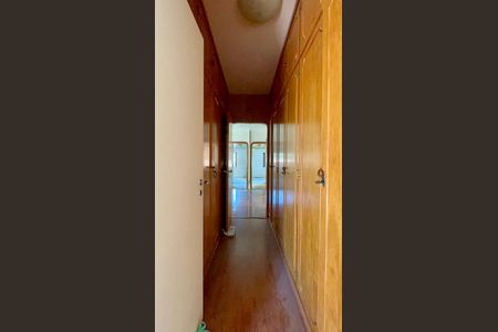 Casa para alugar com 420m², 4 quartos e 3 vagas Casa para alugar com 420m², 4 quartos e 3 vagasSuíte 3
