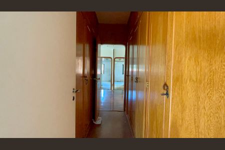 Casa para alugar com 420m², 4 quartos e 3 vagas Casa para alugar com 420m², 4 quartos e 3 vagasSuíte 3