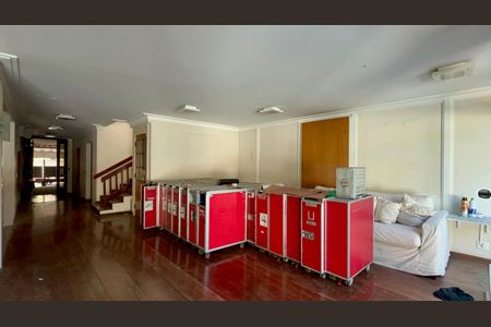 Casa para alugar com 420m², 4 quartos e 3 vagas Casa para alugar com 420m², 4 quartos e 3 vagasSala