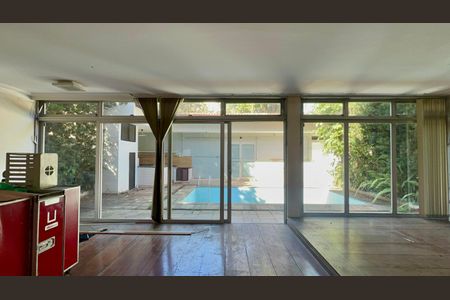 Casa para alugar com 420m², 4 quartos e 3 vagas Casa para alugar com 420m², 4 quartos e 3 vagasQuintal