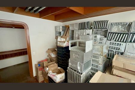 Casa para alugar com 420m², 4 quartos e 3 vagas Casa para alugar com 420m², 4 quartos e 3 vagasEscritório