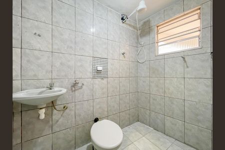 Banheiro de casa para alugar com 1 quarto, 80m² em Vila Yolanda, Osasco