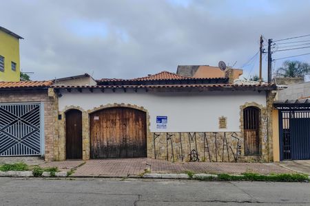 Casa para alugar com 250m², 3 quartos e 2 vagasFachada