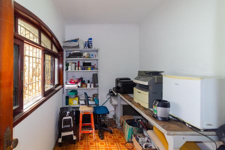 Casa para alugar com 250m², 3 quartos e 2 vagasEscritório