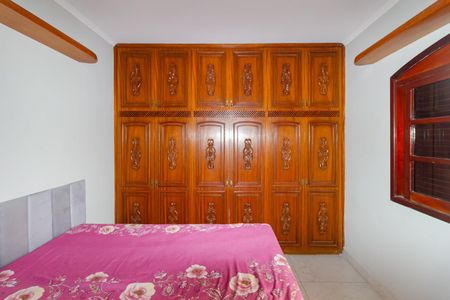 Casa para alugar com 250m², 3 quartos e 2 vagasQuarto 1