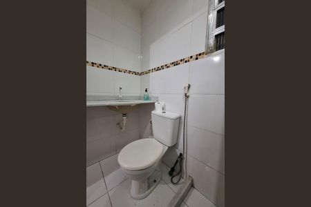 Apartamento para alugar com 59m², 2 quartos e sem vaga Apartamento para alugar com 59m², 2 quartos e sem vagaBanheiro da Suíte 1