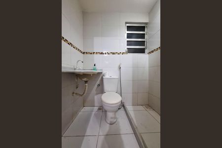 Apartamento para alugar com 59m², 2 quartos e sem vaga Apartamento para alugar com 59m², 2 quartos e sem vagaBanheiro da Suíte 1