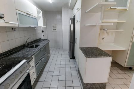 Apartamento à venda com 115m², 2 quartos e 2 vagasCozinha - Armários