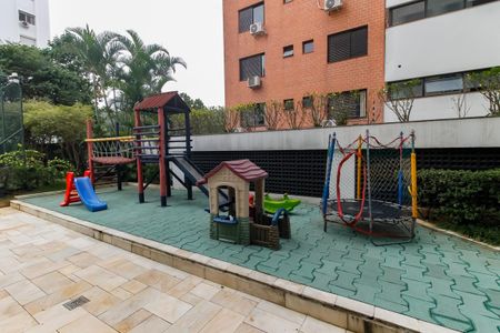 Apartamento à venda com 115m², 2 quartos e 2 vagasÁrea comum - Playground