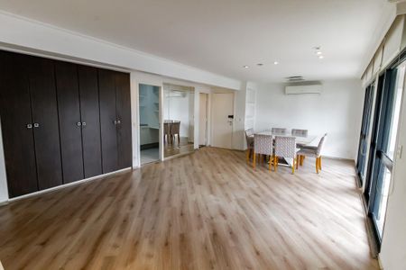 Sala de apartamento à venda com 2 quartos, 115m² em Real Parque, São Paulo