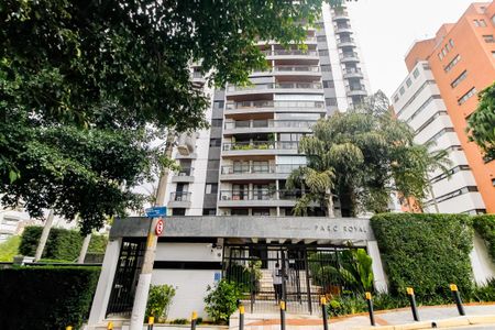 Apartamento à venda com 115m², 2 quartos e 2 vagasFachada e portaria