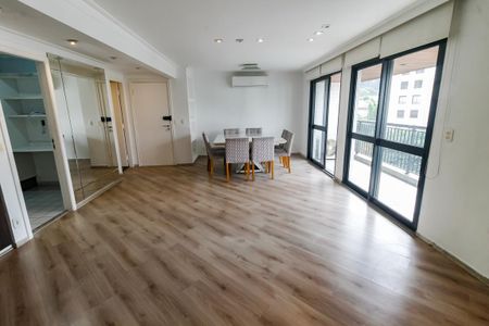 Apartamento à venda com 115m², 2 quartos e 2 vagasSala