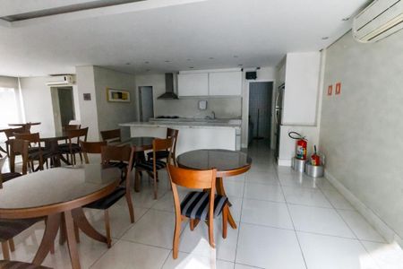Apartamento à venda com 115m², 2 quartos e 2 vagasÁrea comum - Salão de festas