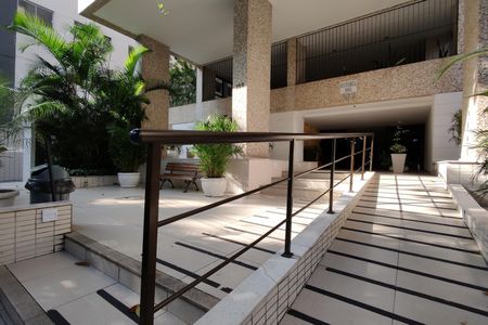 Apartamento à venda com 74m², 2 quartos e 1 vagaFachada do Prédio