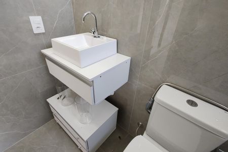 Apartamento à venda com 74m², 2 quartos e 1 vagaBanheiro da Suíte