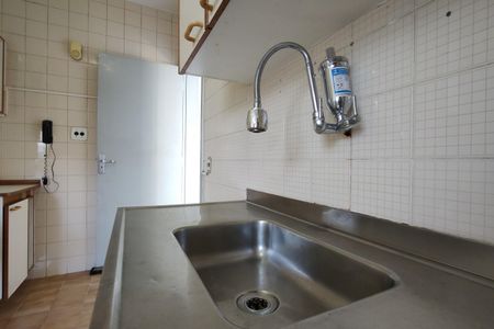 Apartamento à venda com 74m², 2 quartos e 1 vagaCozinha - Armários