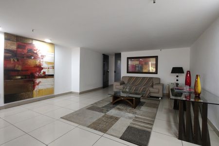 Apartamento à venda com 74m², 2 quartos e 1 vagaHall de entrada