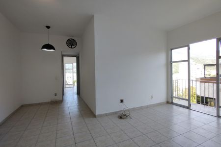 Apartamento à venda com 74m², 2 quartos e 1 vagaSala