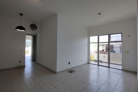 Apartamento à venda com 74m², 2 quartos e 1 vagaSala