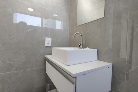 Apartamento à venda com 74m², 2 quartos e 1 vagaBanheiro da Suíte