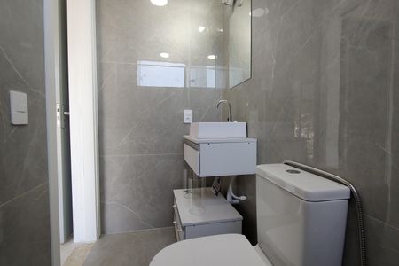 Apartamento à venda com 74m², 2 quartos e 1 vagaBanheiro da Suíte