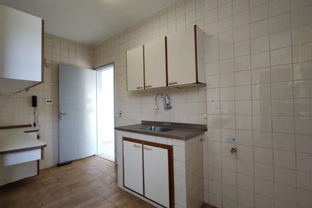 Apartamento à venda com 74m², 2 quartos e 1 vagaCozinha - Armários
