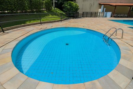 Apartamento para alugar com 55m², 2 quartos e 1 vagaÁrea comum - Piscina
