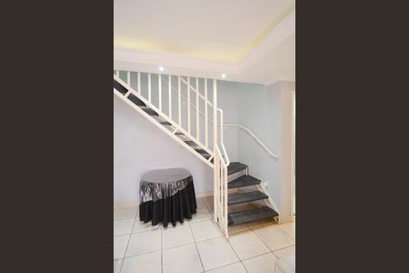 Apartamento à venda com 120m², 2 quartos e 1 vagaEscada