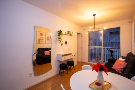 Sala de apartamento para alugar com 2 quartos, 55m² em Galo Branco, São Gonçalo