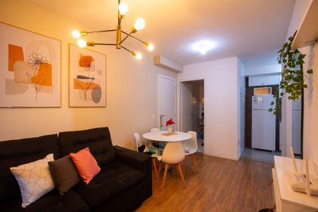 Sala de apartamento para alugar com 2 quartos, 55m² em Galo Branco, São Gonçalo