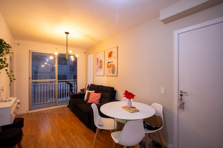 Sala de apartamento para alugar com 2 quartos, 55m² em Galo Branco, São Gonçalo