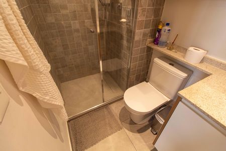 Apartamento à venda com 50m², 2 quartos e 1 vaga Apartamento à venda com 50m², 2 quartos e 1 vagaBanheiro