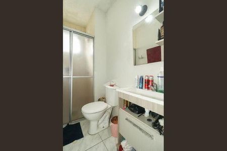 Banheiro de apartamento para alugar com 1 quarto, 75m² em Vila Ipiranga, Porto Alegre