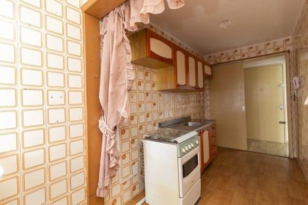 Cozinha de apartamento para alugar com 2 quartos, 44m² em Cristal, Porto Alegre