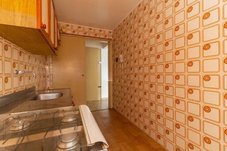 Cozinha de apartamento para alugar com 2 quartos, 44m² em Cristal, Porto Alegre