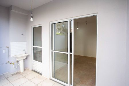 Apartamento à venda com 74m², 2 quartos e 1 vagaÁrea de Serviço
