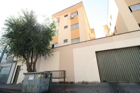 Apartamento para alugar com 70m², 2 quartos e 2 vagasFachada
