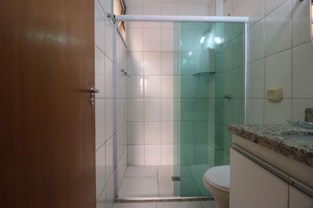 Apartamento para alugar com 70m², 2 quartos e 2 vagasBanheiro do Quarto 2